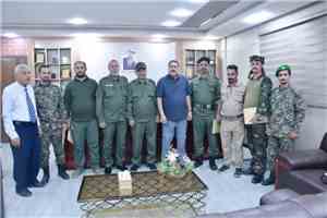 مدير أمن عدن يكرم قيادتي وضباط شرطة الممدارة والشيخ عثمان تقديرا لجهودهم الأمنية