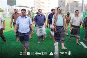 الرئيس الفخري لنادي وحدة عدن سامي السعيدي يزور النادي ويطلع على مرافقه