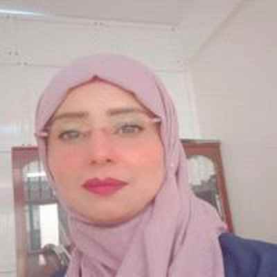 منى قائد