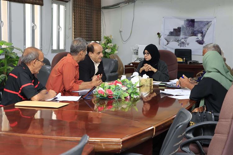 مدير عام دار سعد يناقش مع مدير عام مكتب التخطيط والتعاون الدولي بعدن البرنامج الاستثماري لعام 2024