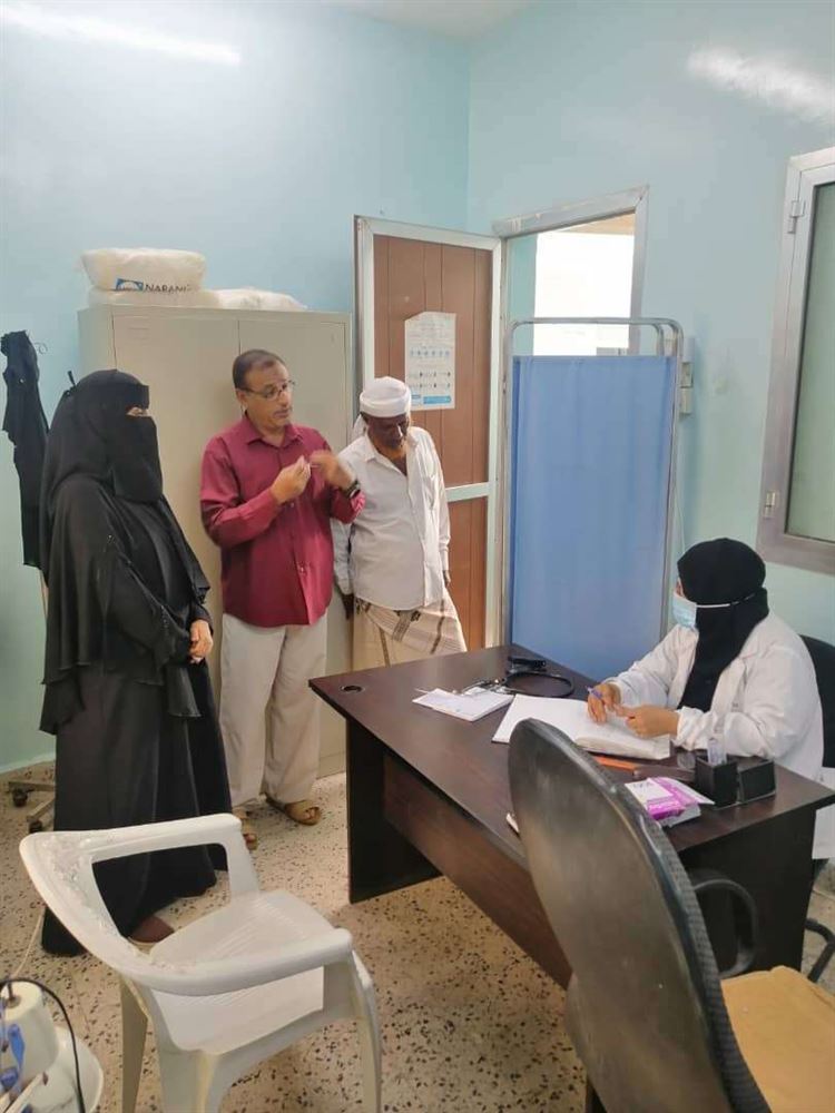 مدير صحة المنصورة في زيارة تفقدية لمركز الام والطفل بمبني الرعاية الصحية الأولية بالمديرية