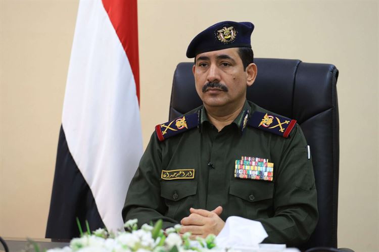 وزير الداخلية يعزي نائب مدير أمن وشرطة ساحل حضرموت في وفاة عمه