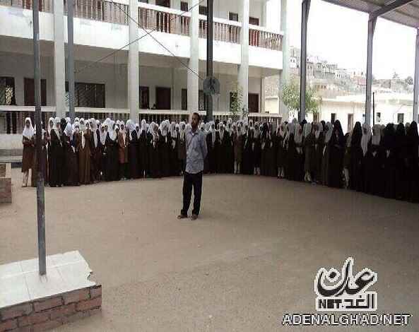 عدن تتصدر القائمة والأناث يتفوقن على الذكور .. أسماء أوائل الجمهورية لشهادة الثانوية العامة