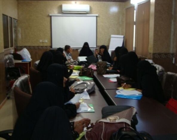 إدارة الصحة الإنجابية بالمكلا تختتم دورة ( تركيب وإزالة اللولب )