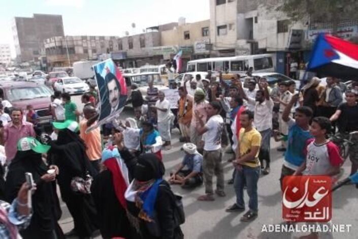 مسيرة ووقفة احتجاجية امام سجن المنصورة للمطالبة بالافراج عن معتقلي الجنوب
