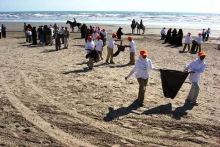 تكريم مجموعة من عمال النظافة في حفل اختتام فعاليات اليوم الوطني للبيئة في عدن