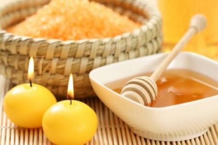 فوائد العسل السحريّة للبشرة