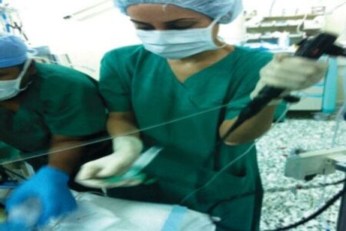 إنقاذ فتاة ابتلعت دبوساً أثناء ارتدائها الحجاب