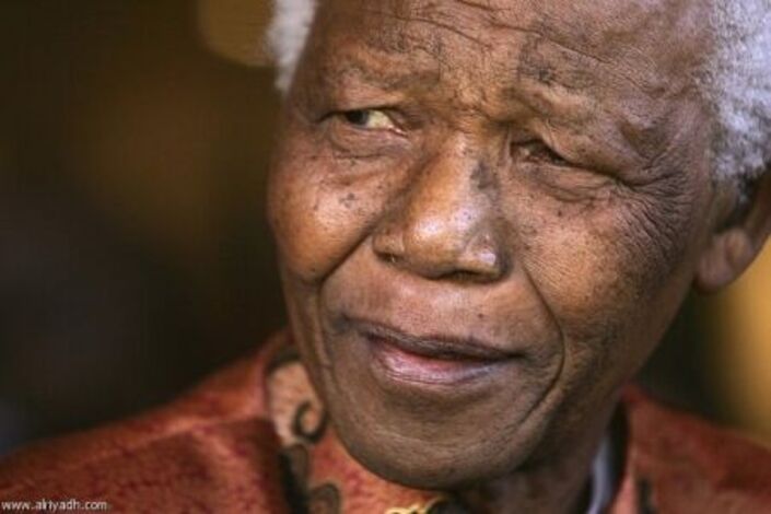 رئاسة جنوب أفريقيا: مانديلا في حالة (حرجة)