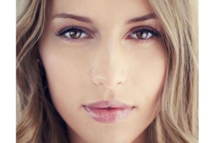 تخلَّصي من جفاف وتشقّق شفتيك في رمضان