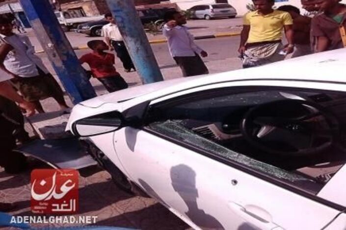 حدث قبل قليل :مقتل مسئول في جهاز الامن السياسي ونجله برصاص مسلحين مجهولين بالمعلا (مصور)