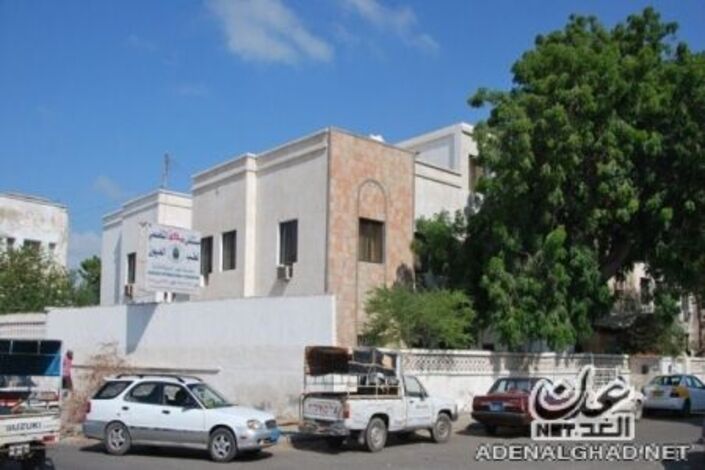 مدير مستشفى مكة للعيون بعدن، نصر المقرحي ( لعدن الغد) :تم افتتاح عيادات الشبكية في المستشفى للتخفيف عن المرضى