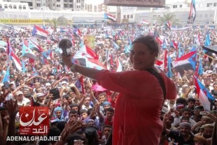 الصحفية ((يوديت سبيخل)) تلتقي بأبناء الجالية الجنوبية في هولندا وتعدهم بإيصال صوت الشارع الجنوبي للسلطات الهولندية