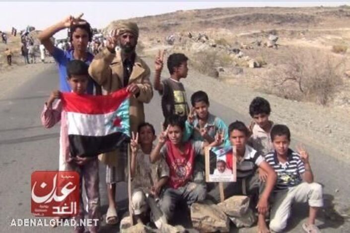 ابناء (مكيراس): مديريتنا أبينية ونرفض تقسيم سلطات صنعاء المحتلة لبلادنا