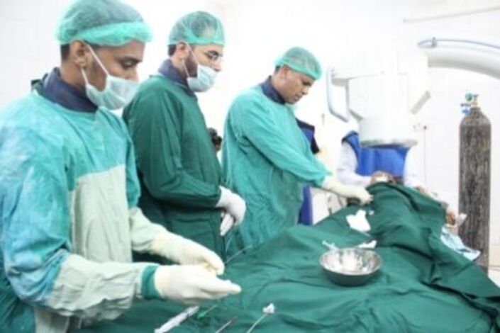 بدء الحملة العلاجية السابعة لمرضى القلب التي تنظمها مؤسسة أمراض القلب وجمعية الشارقة الخيريتان بلمكلا