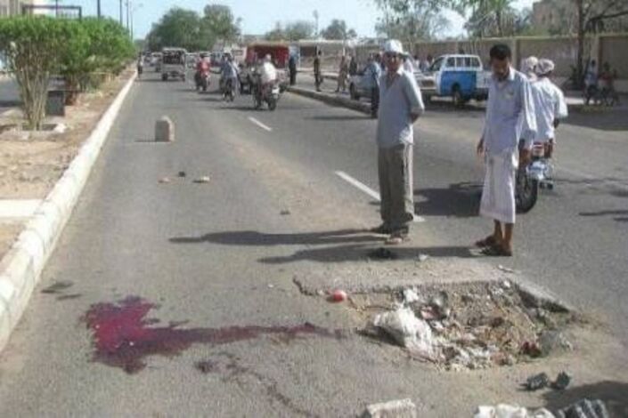 حدث قبل قليل :قتلى وجرحى في اشتباك مسلح بين مسلحين وجنود من الأمن المركزي بالسوق العام بحوطة لحج