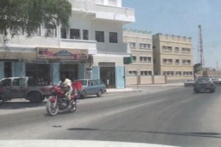 نجاة تاجر من محاولة اغتيال بالشحر واصابة نجله بجراح