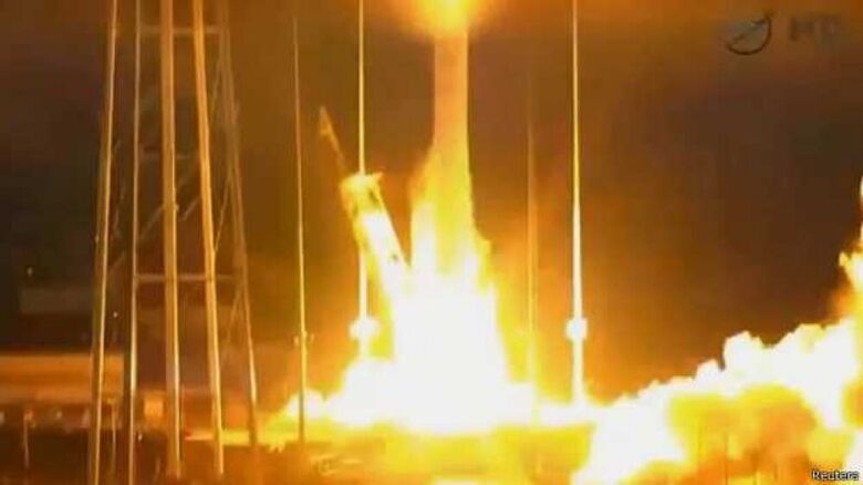 انفجار صاروخ فضائي بعد ثوان من إطلاقه في فيرجينيا الأمريكية