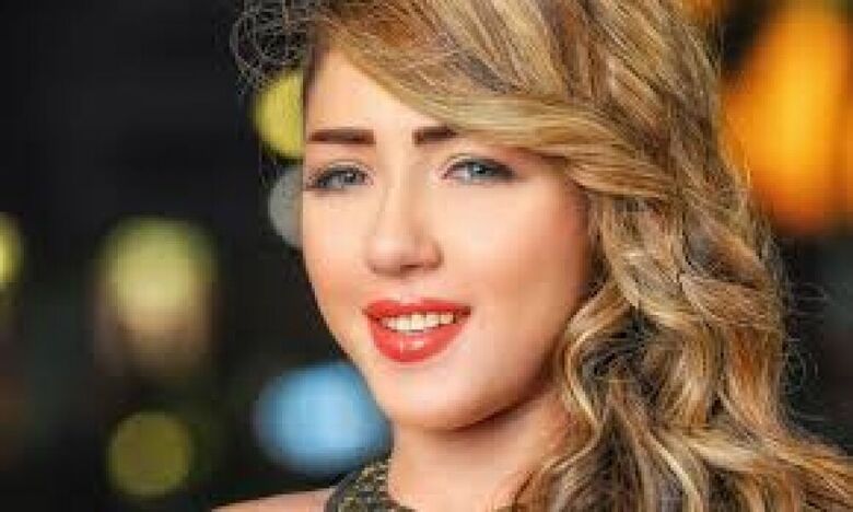 سارة سلامة... الشقراء التي خطفت أنظار "إبن الحلال"