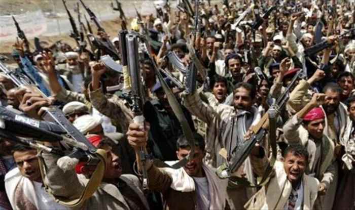 الحوثيون يسيطرون على منزل زعيم آل الأحمر