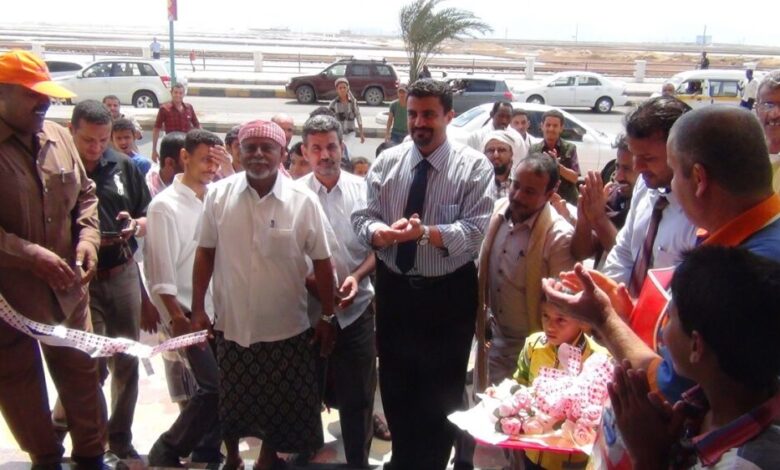 سالمين يفتتح مطعم شواطى عدن