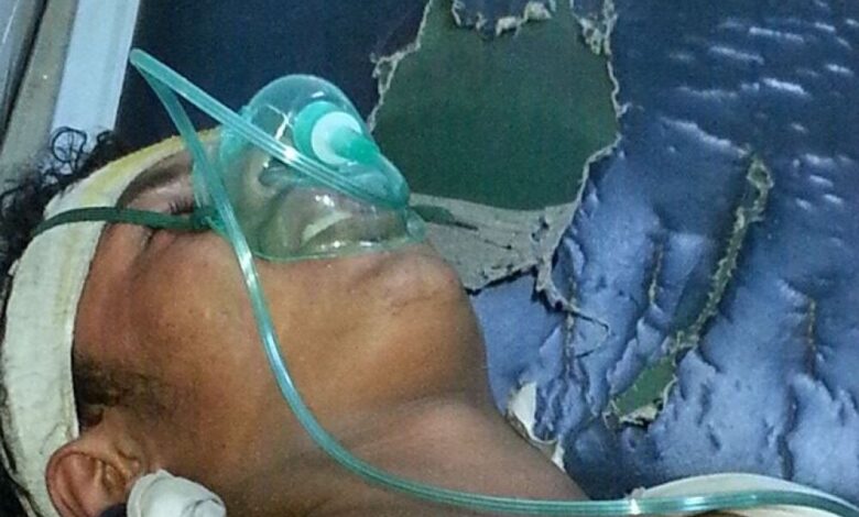 حدث قبل قليل : جريح و5 حالات اختناق بغازات عقب تفريق قوات الأمن اليمنية لمتظاهرين بالمدينة القديمة