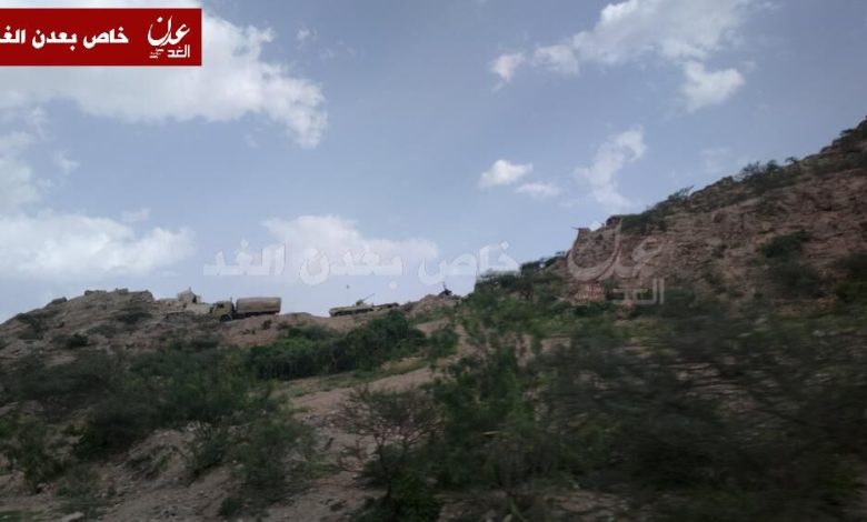 قوات موالية للحوثيين تقصف مدينة لودر بالمدفعية