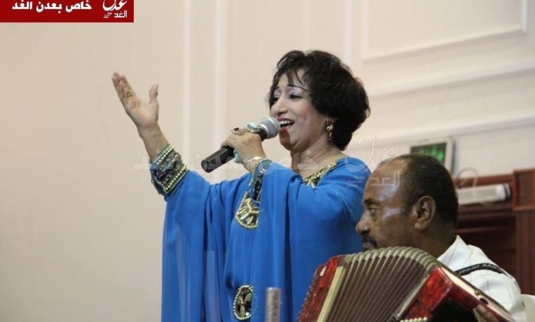 الفنانة أمل كعدل  : حب الجمهور هو ثروتي وأتمنى أن يعود جمال عدن من جديد