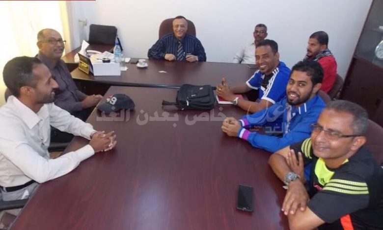 البري يلتقي بالهيئة الادارية واعضاء نادي المنصورة الرياضي