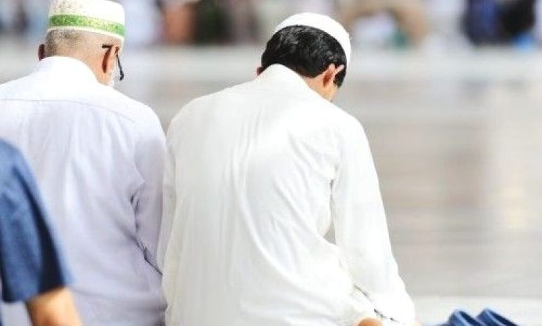 علميا: الصلاة مفيدة لآلام الظهر