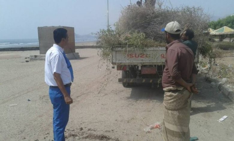 مشبح : استقبالا لعيد الاضحى المبارك نعمل على تجهير الكورنيشات والحدائق والمتنفسات بمديرية خور مكسر