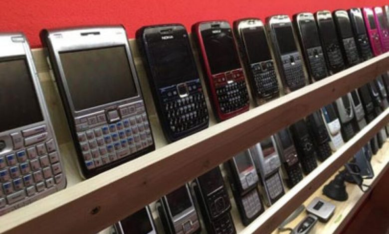 هواتف قديمة تتحول الى تحف فنية في سلوفاكيا