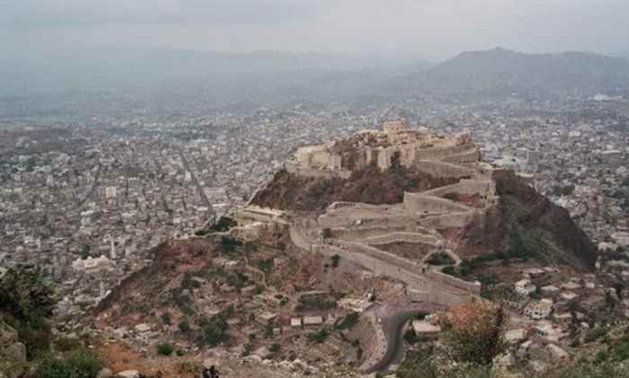 بالفيديو: طفل من تعز يروي تفاصيل محاولة اغتصابه