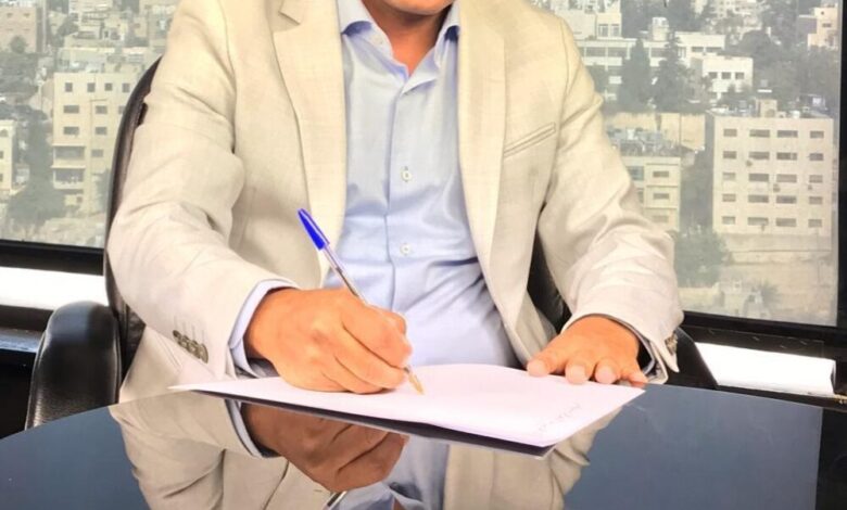 البخيتي: الهجوم على حميد الأحمر غير مبرر ومن حقه المنافسة حتى على رئاسة الجمهورية