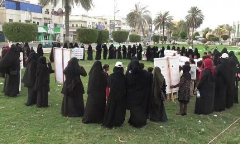 مليشيات الحوثي تشرع بتنظيم دورات طائفية لمعلمات المدارس الحكومية للبنات