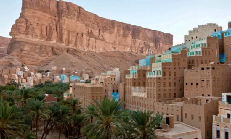 افتتاح مشروع الربط الكهربائي لمناطق العقوبية بمديرية وادي العين وحورة في حضرموت