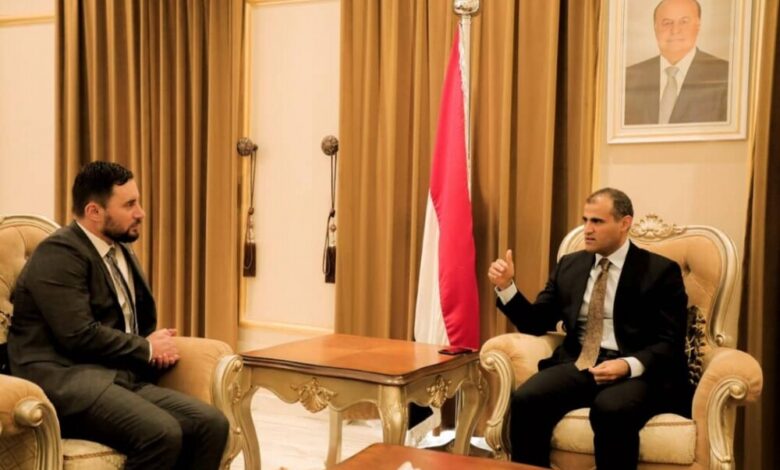 الحضرمي: الإستهداف الإماراتي للجيش خرقٌ للقانون الدولي ويتطلب وقفة جدية أمام الدور الإماراتي ضمن التحالف