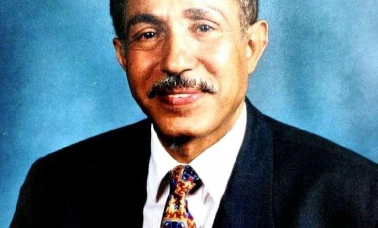 مصدر: حالة الشيخ عبدالواسع هائل سعيد انعم مستقرة ولاصحة لخبر وفاته