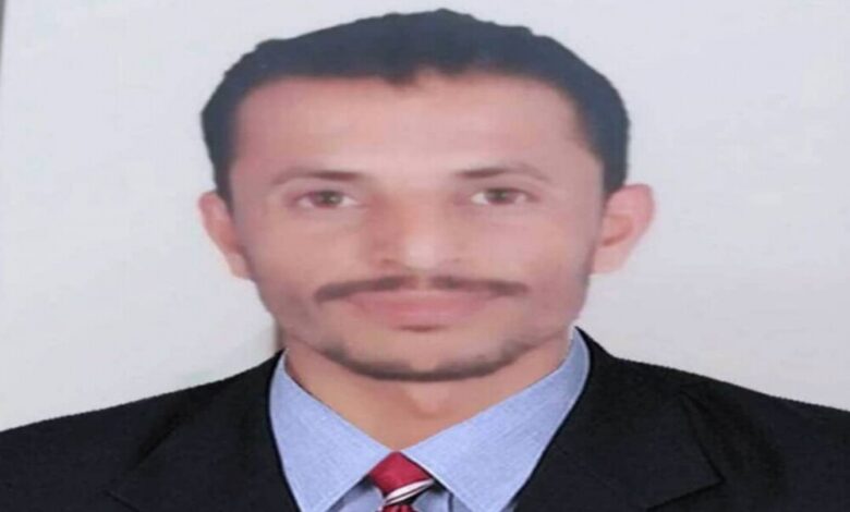 قوات الحزام الأمني بسرار يافع تعتقل الصحفي منير العمري (Translated to English )