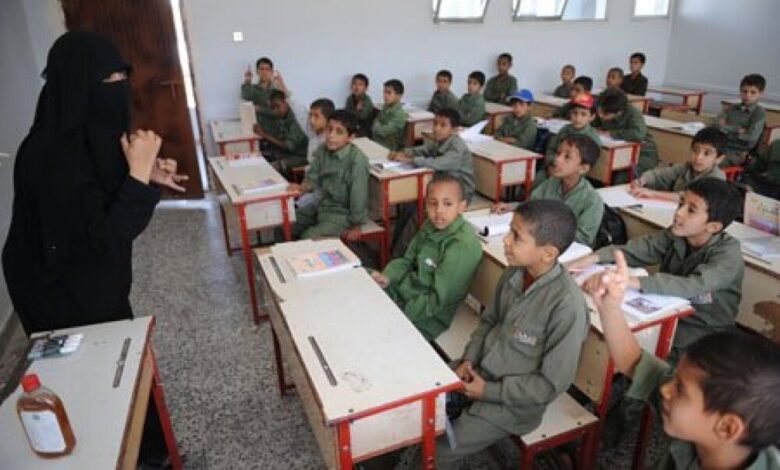 نذر انتفاضة للمعلمين اليمنيين والميليشيات تستبقها بحملة اعتقالات