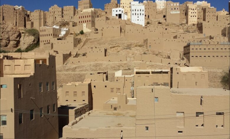 الوكيل عبدون يؤكد أن تربية حضرموت تفردت بأستقرار تعليمي على مستوى الرقعة الجغرافية الحضرمية