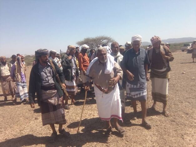 حشد قبلي كبير يتقدمه الشيخ احمد النخعي ينهي قضية بين آل جعرة وآل العناني بقرية حداء لودر