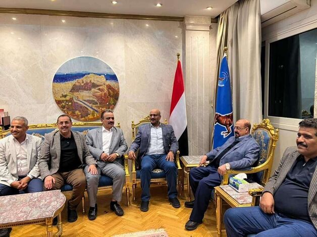 الشيخ سلطان البركاني يلتقي برئيس المكتب السياسي