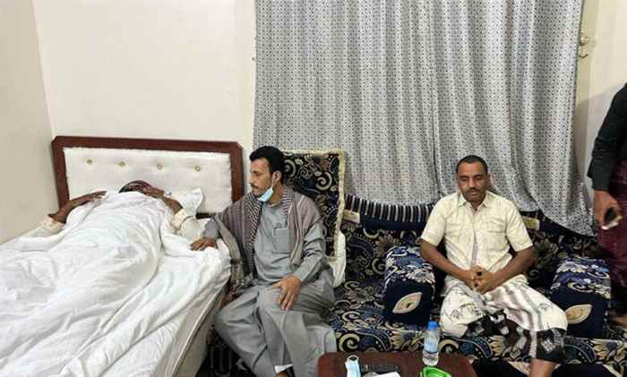 الجيلاني يطمئن على صحة مدير البحث الجنائي بمديرية الضليعة في المكلا