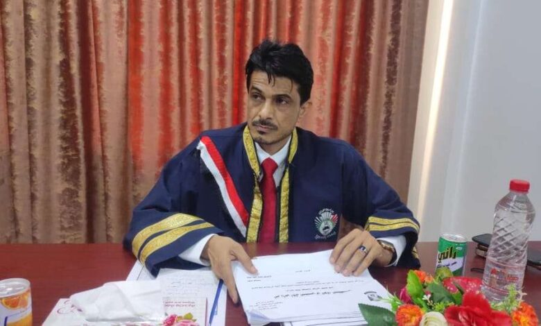 بحضور رئيس جامعة عدن.. الشاجري ينال درجة الماجستير في إدارة الأعمال