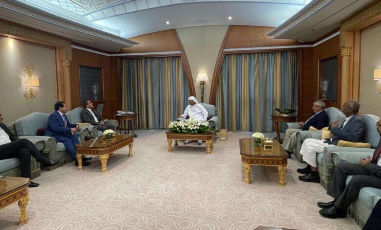 الزبيدي يلتقي قيادات حزب الإصلاح