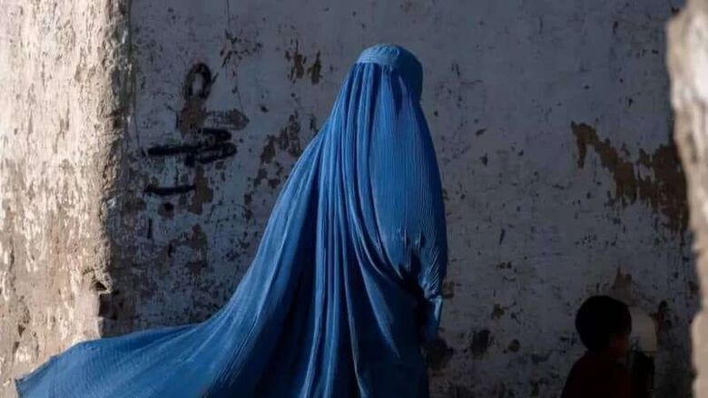 عرض الصحف البريطانية - أفغانستان تحت حكم طالبان: القمع المتزايد يقضي على مزاعم تغير الحركة - في الغارديان
