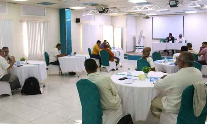 استعراض التقرير المقدم من مشروع الأشغال العامة محور حضرموت المهرة وسقطرى