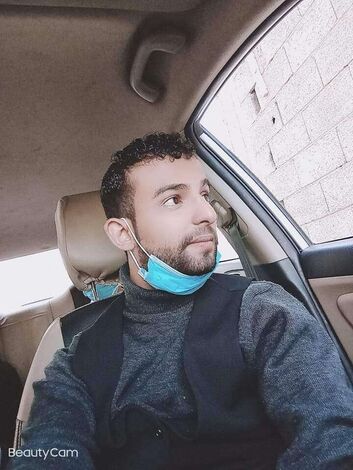 مدير تربية يافع رصد يعزي الشيخ منصر هيثم القسيمي بن علي في وفاة حفيده