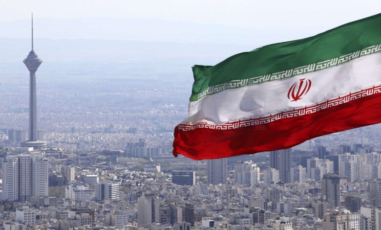 رويترز عن مسؤول : إيران تخلت عن بعض شروطها لإحياء الاتفاق النووي